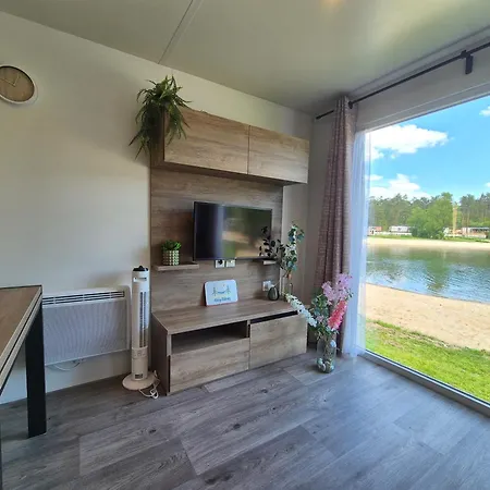 Chalet Meerzicht 10 - Luxe 6-Pers Chalet Direct Aan Het Meer, Beschut Terras *