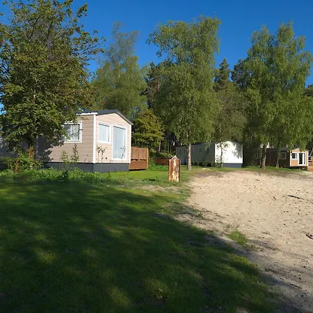 Holiday park Chalet Meerzicht 10 - Luxe 6-Pers Chalet Direct Aan Het Meer, Beschut Terras *