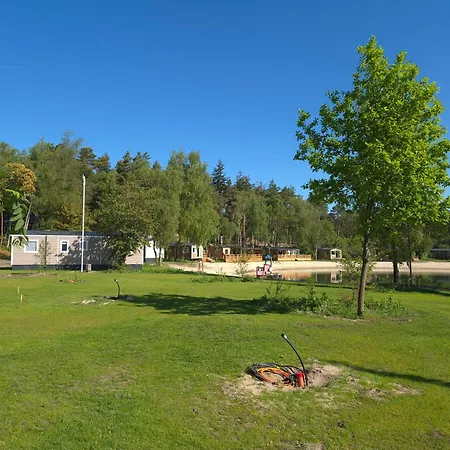 Chalet Meerzicht 10 - Luxe 6-Pers Chalet Direct Aan Het Meer, Beschut Terras