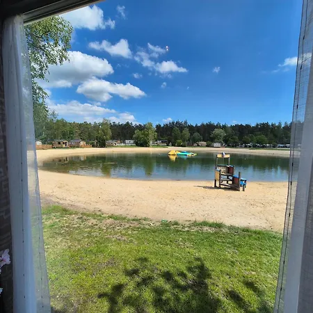 Holiday park Chalet Meerzicht 10 - Luxe 6-Pers Chalet Direct Aan Het Meer, Beschut Terras