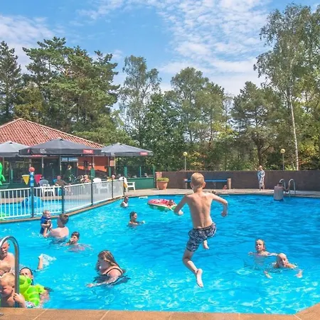 Chalet Meerzicht 10 - Luxe 6-Pers Chalet Direct Aan Het Meer, Beschut Terras Holiday park Nunspeet